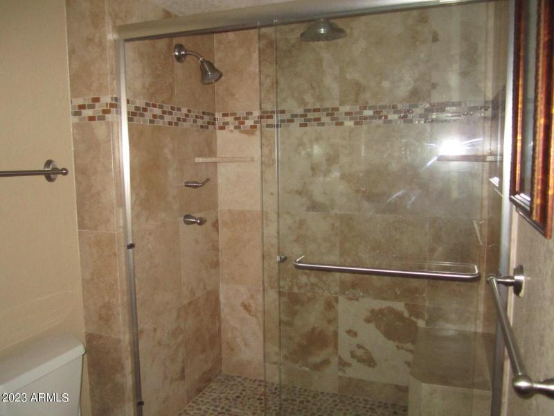 15 449 TILED SHOWER