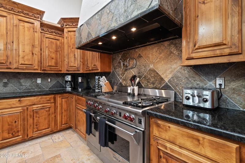 5529 W Pinnacle Hill Dr (small)-18