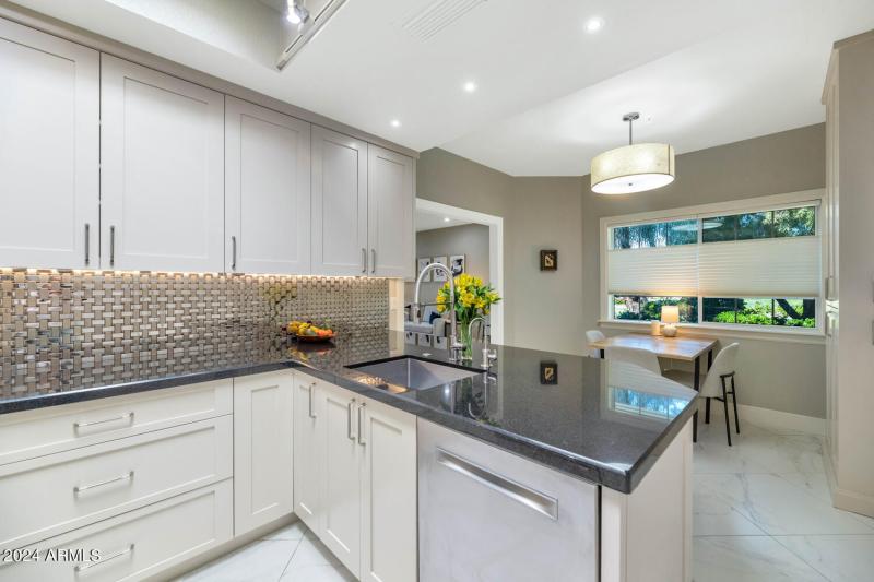 7710 E Gainey Ranch Rd-large-015-040-771