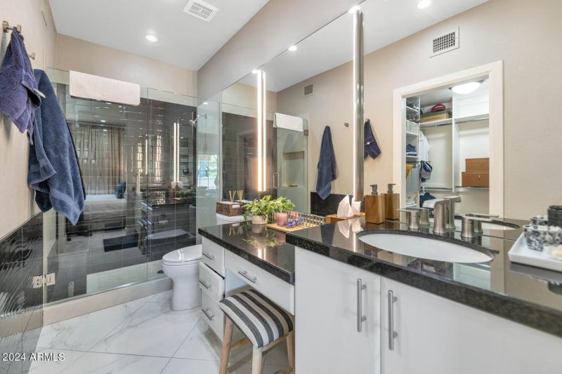 7710 E Gainey Ranch Rd-large-018-030-771