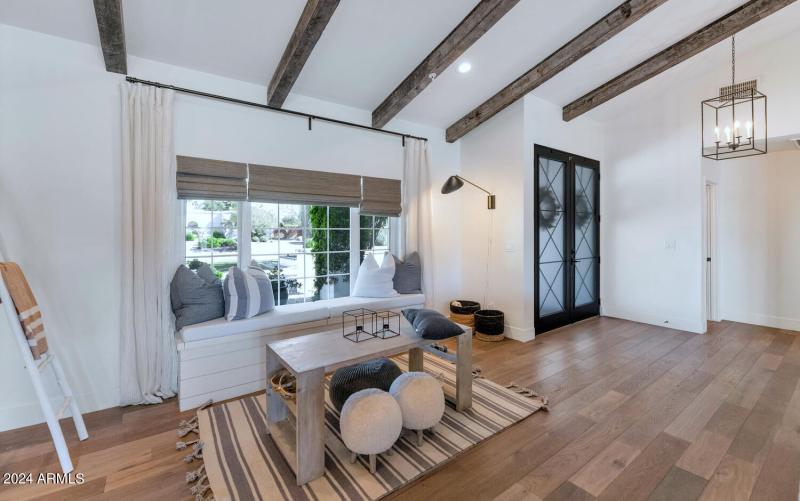 8313 E Carol Way-large-012-081-8313 E Ca