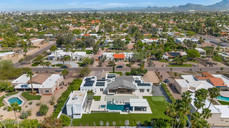 8313 E Carol Way-large-039-041-8313 E Ca