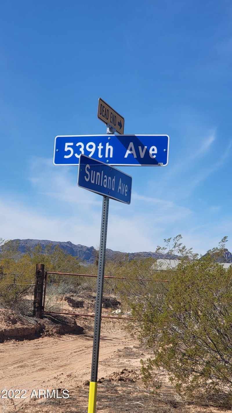 roadway_ Location Sign
