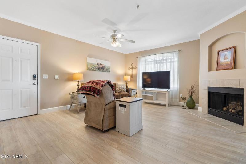 5-web-or-mls-Interior Finished-3