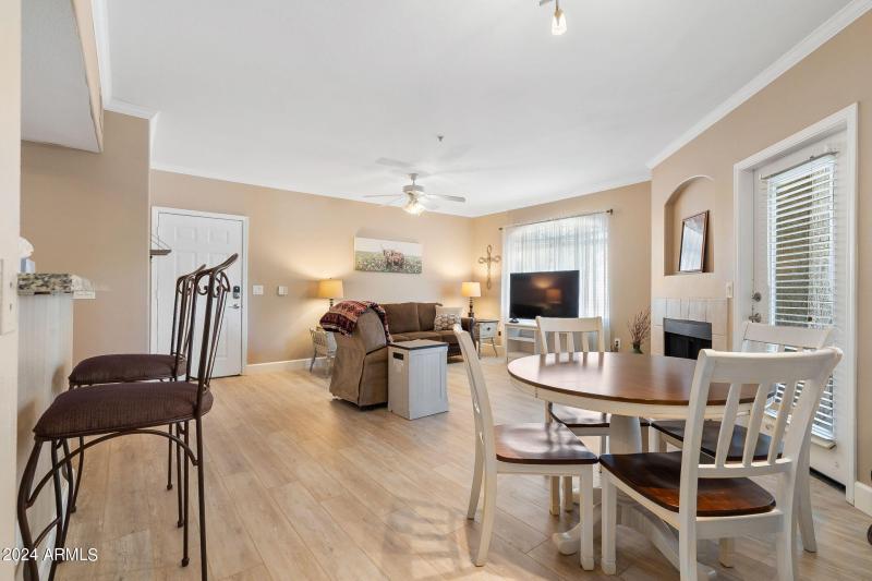 6-web-or-mls-Interior Finished-4