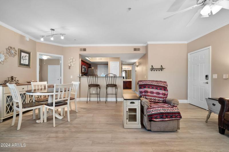 9-web-or-mls-Interior Finished-7