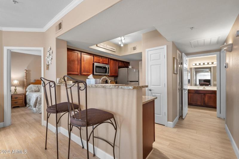 11-web-or-mls-Interior Finished-9