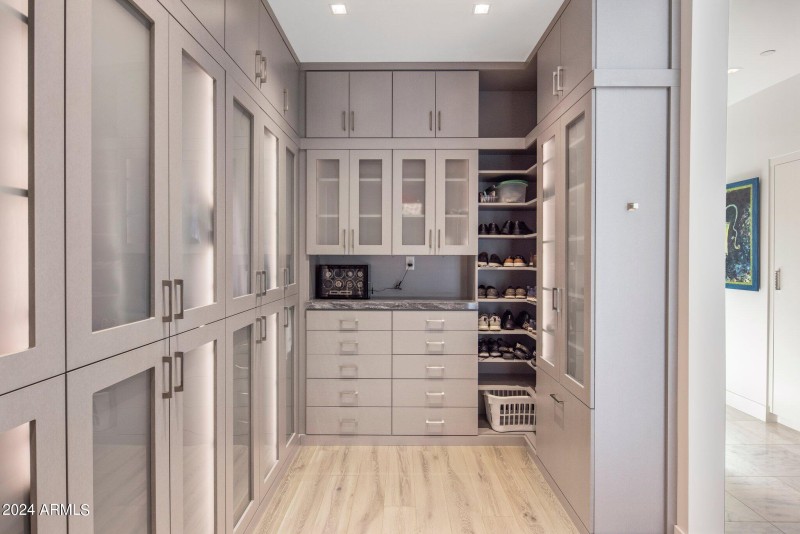Principal Closet