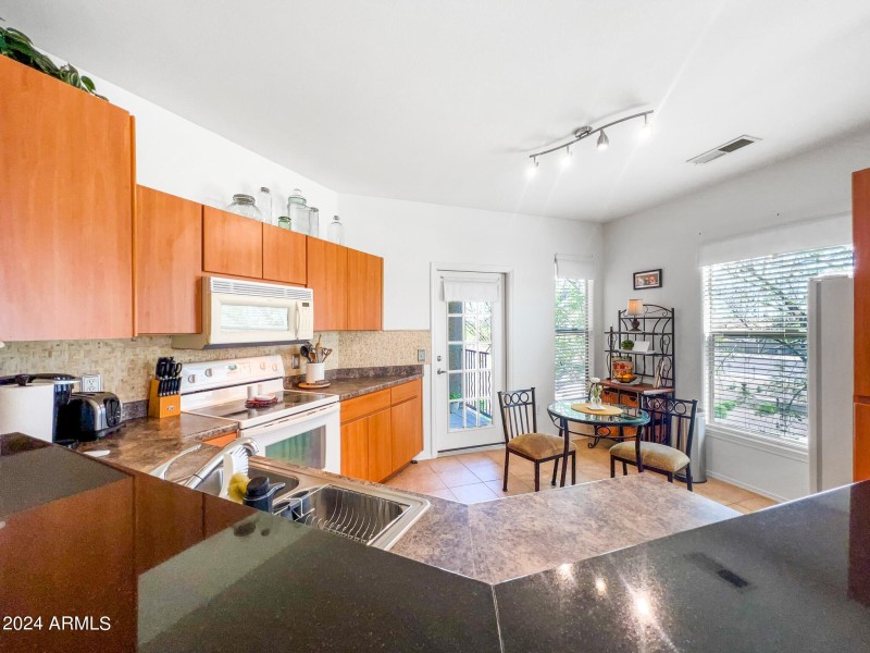 e6e76aa7-785c-4e2f-b9a5-7cd63f91fcf8-2