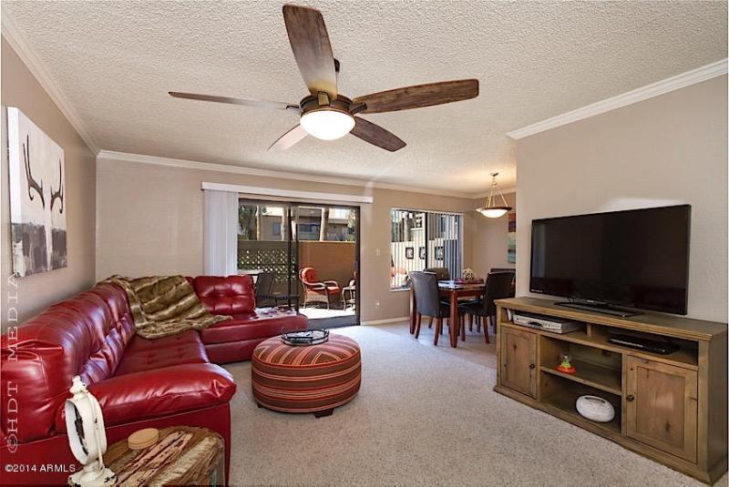 004 Endless Summer Living room