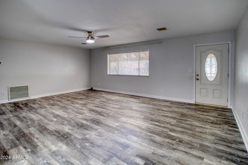 003_Living Area