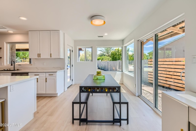 17418 E La Pasada Breakfast Room