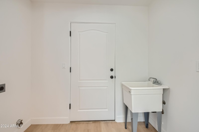 17418 E La Pasada Laundry Room