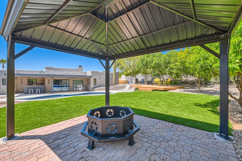 17418 E La Pasada Fire Pit