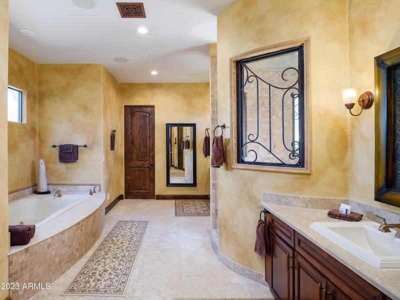 PromageCo_35982NWillowCrossDr_WEB-14