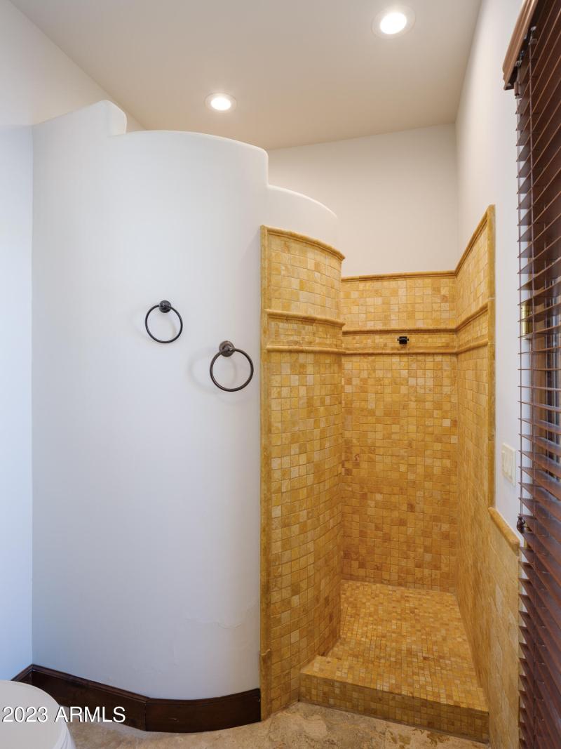 PyImageCo_35982NWillowCrossDr_WEB-27