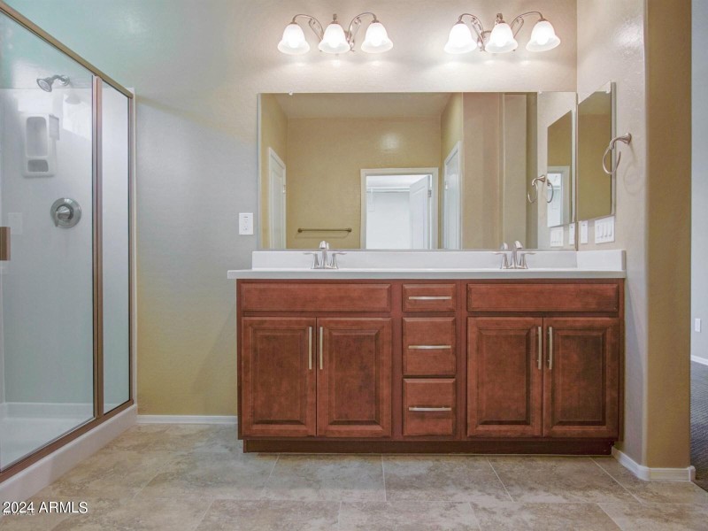 Flamingo OS bathroom