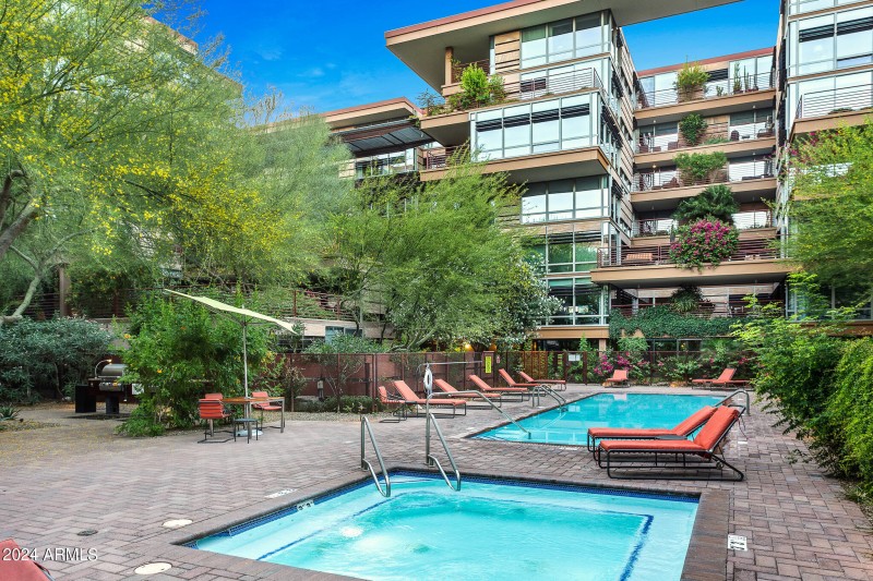 Outdoor Pool and Spa
