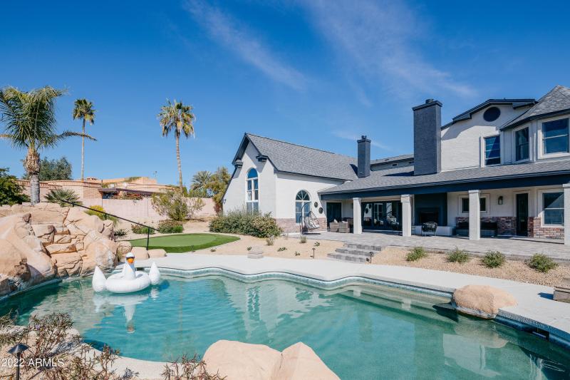 LAKOTKO_6602NPrayingMonkRd_WEB-54