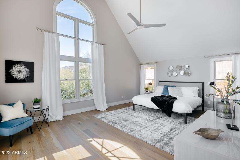 LAKOTKO_6602NPrayingMonkRd_WEB-22