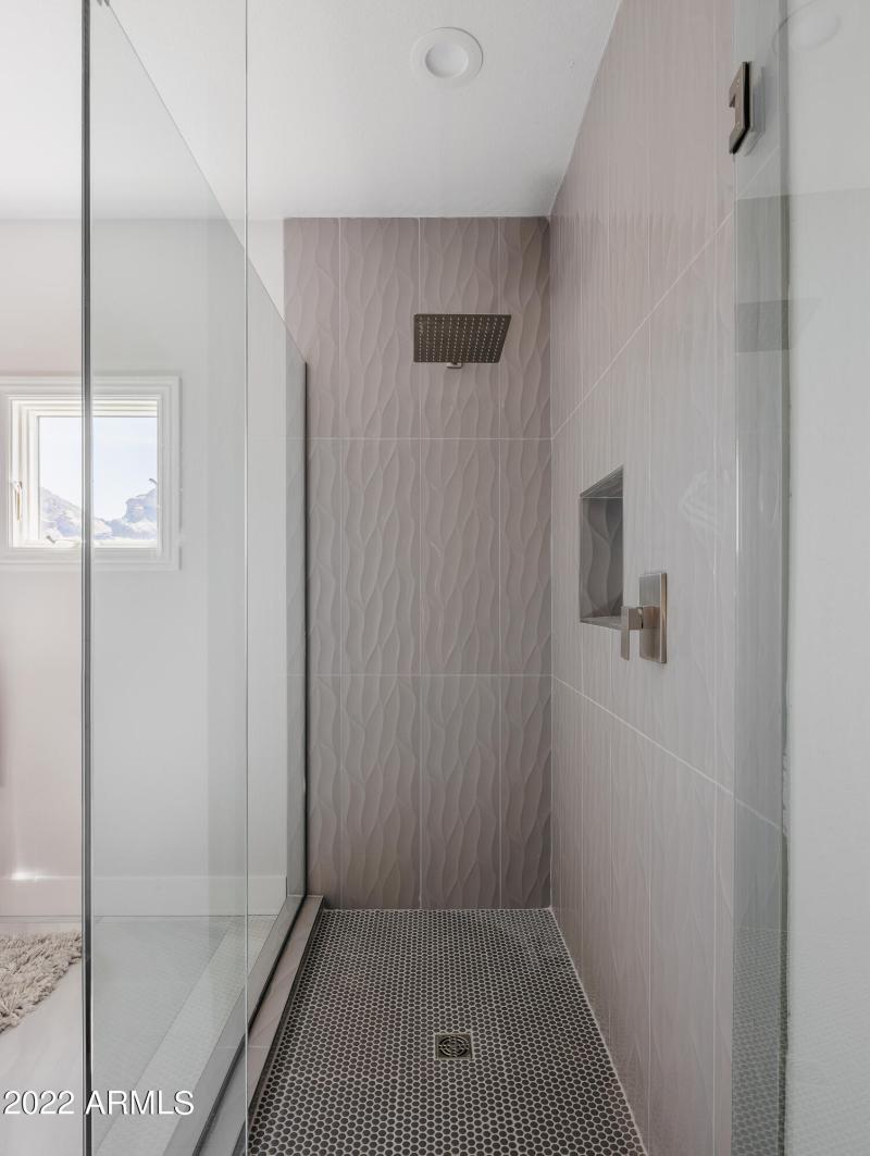 LAKOTKO_6602NPrayingMonkRd_WEB-17