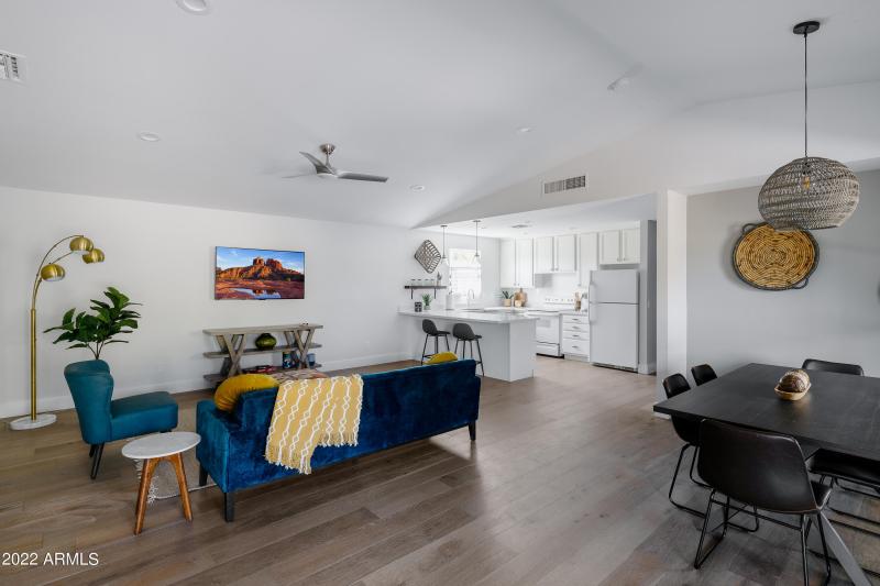 LAKOTKO_6602NPrayingMonkRd_WEB-48