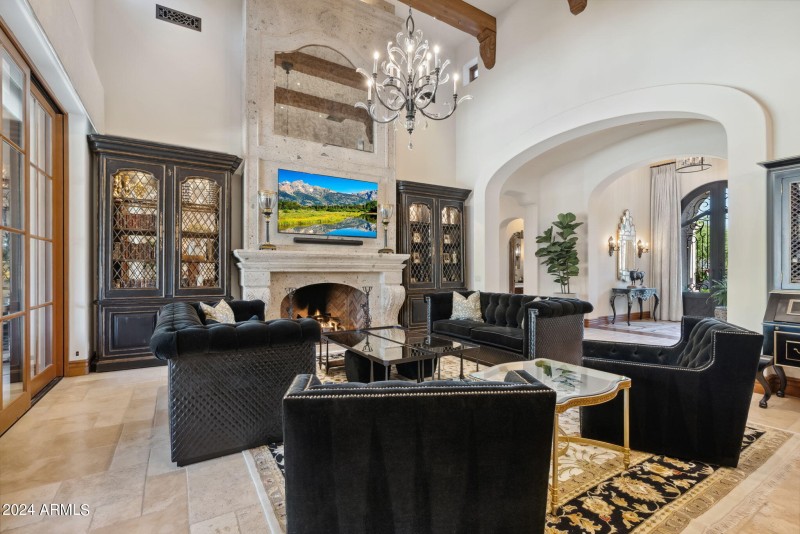 get room open to foyer