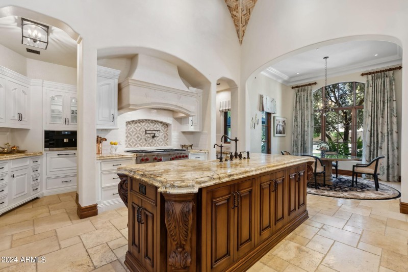 breakfast room