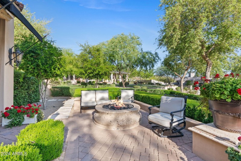 Front fire pit