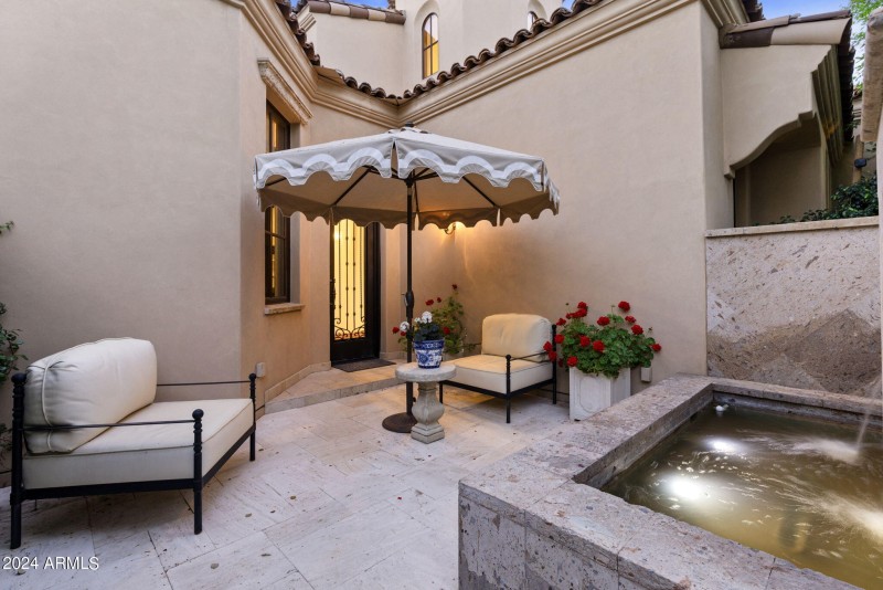side courtyard