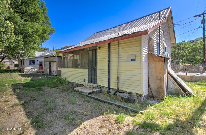 850 W Ash St-12