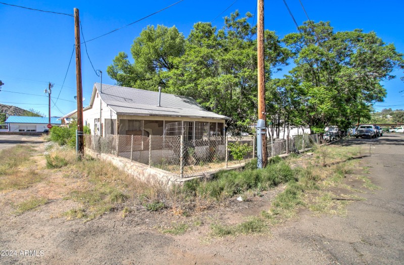 850 W Ash St-13