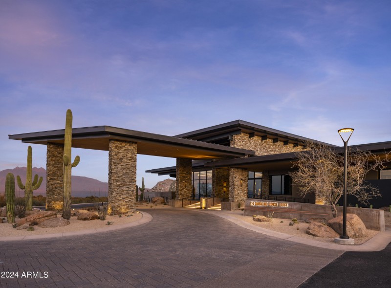 Sereno_Canyon_MHL_FTElevation_7873_conve
