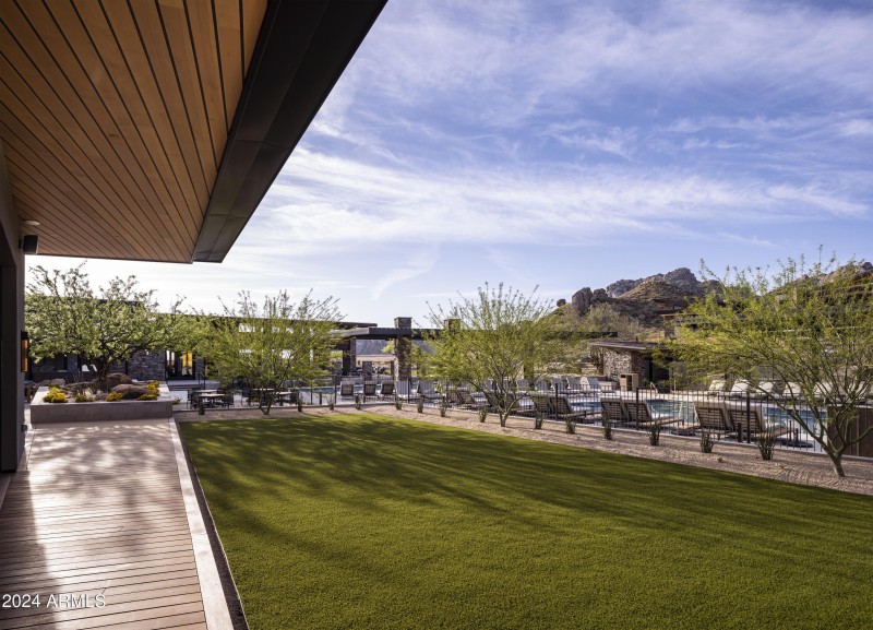 Sereno_Canyon_MHL_Lawn_6196_conversion1