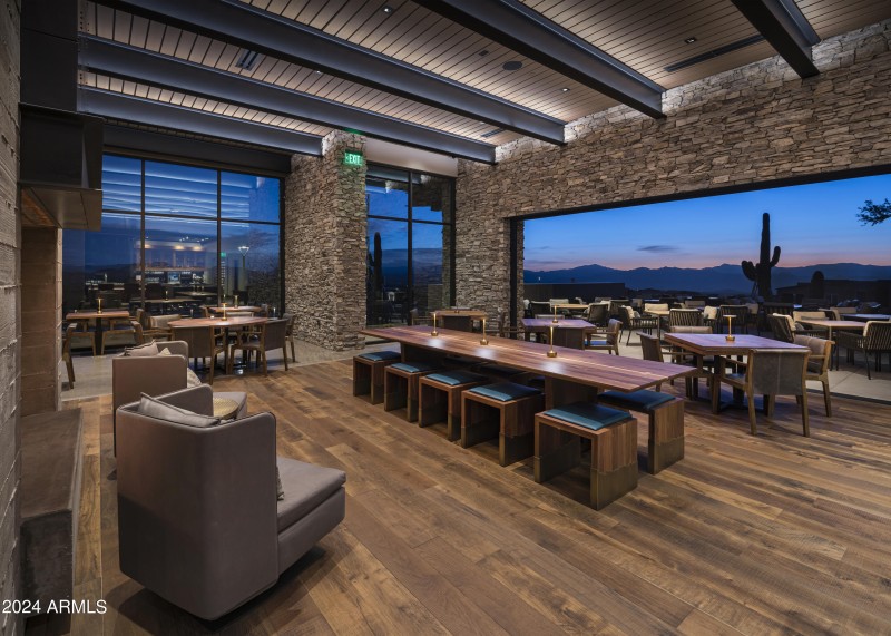 Sereno_Canyon_MHL_Restaurant_8183_conver