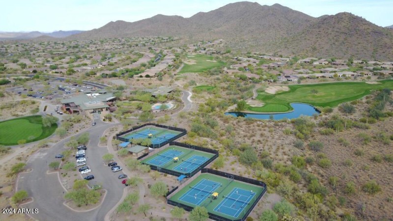 GOLF & TENNIS