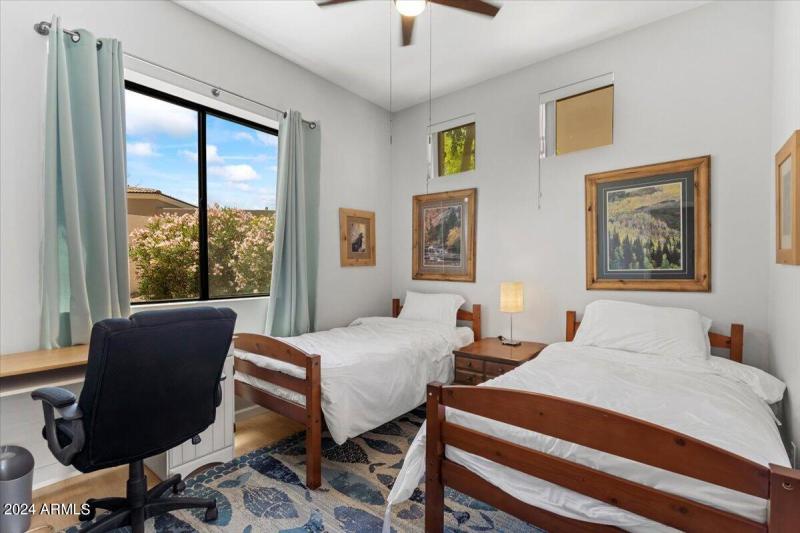 2nd Bedroom With Desk