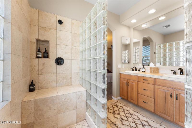 26-026-primary-bathroom