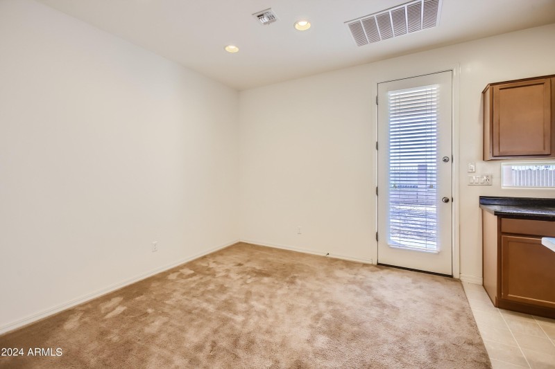 09 Dining Room