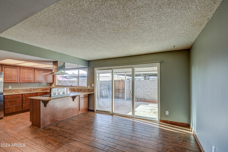 Dining Area 4