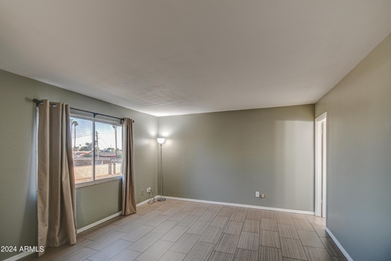 Bedroom 1-pic 1
