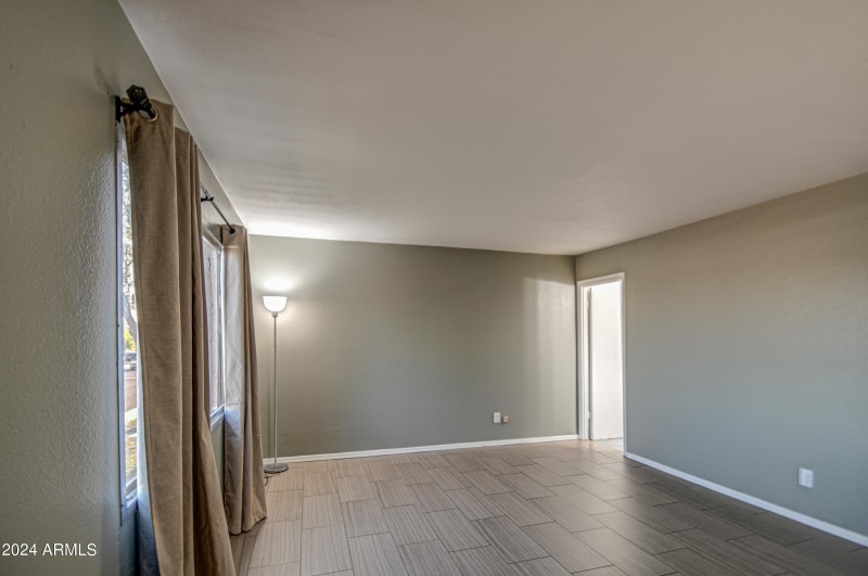 Bedroom 1-pic 2