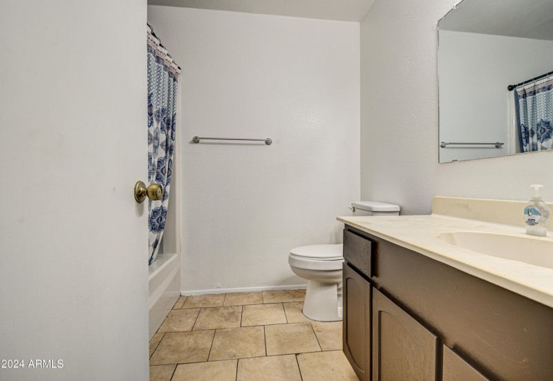 Bathroom 2-pic 1