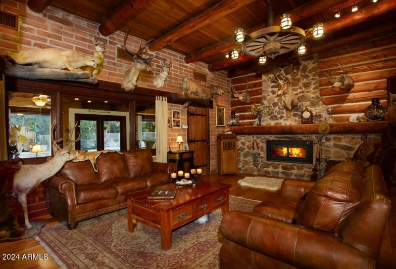 ranch house Living room