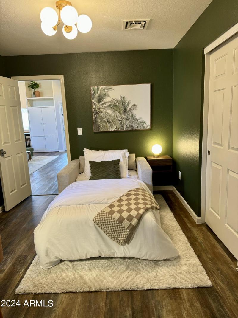 Office/Bedroom 4 of 5