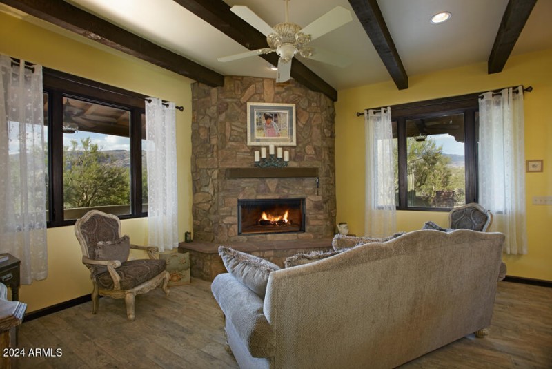 Cottage LR 9755