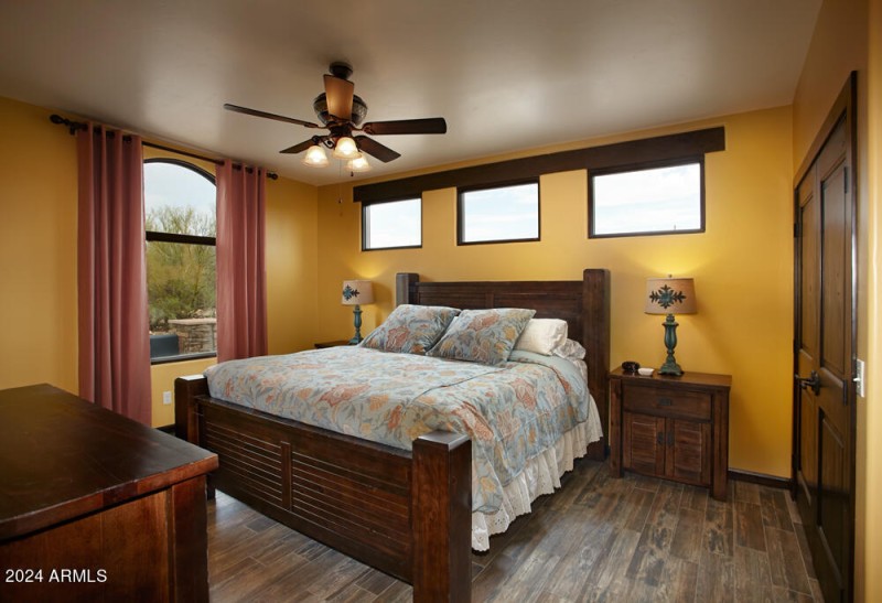 Farmhouse Mstr Br 1528