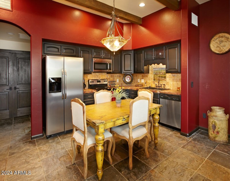 Vineyard Kitch 1755