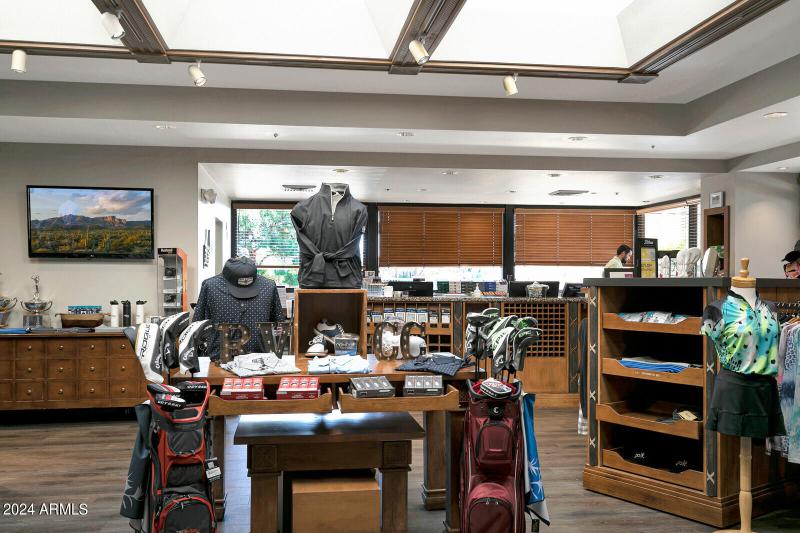 Professionally Staffed Golf Shop