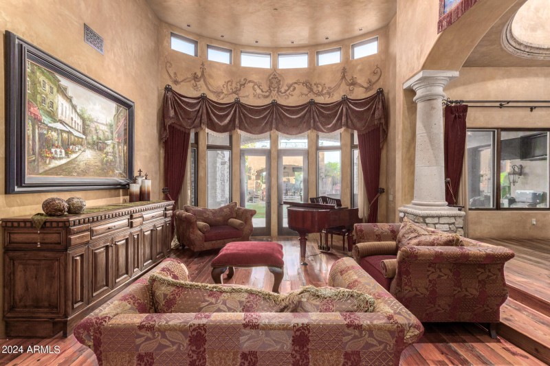 Formal sitting room